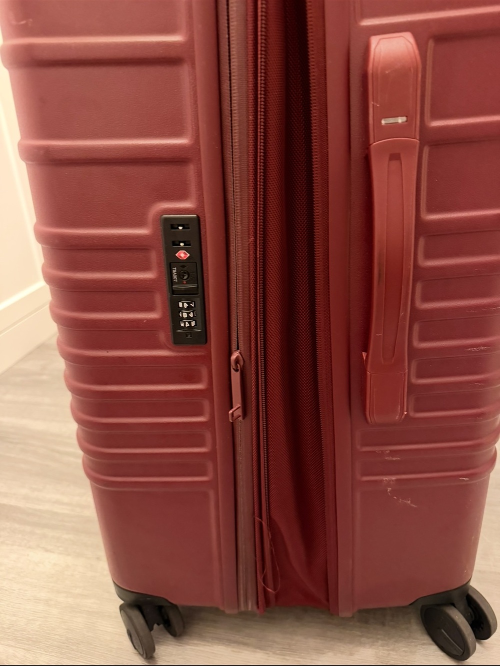 BEIS Burgundy Hard Shell Rolling Suitcase Large check in roller - Picture 6 of 6